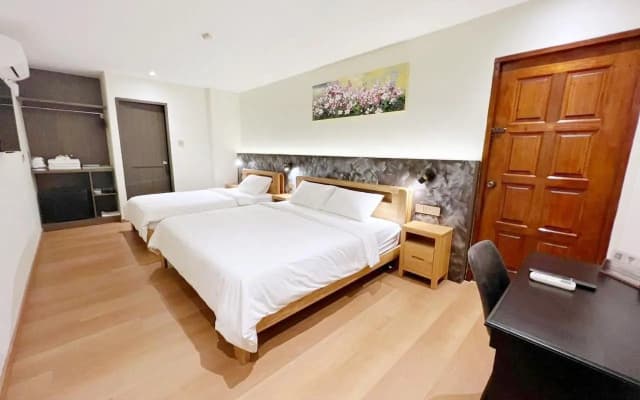 The Borneo Hotel - photo 4