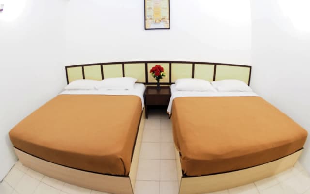 Hash House Hotel - photo 4