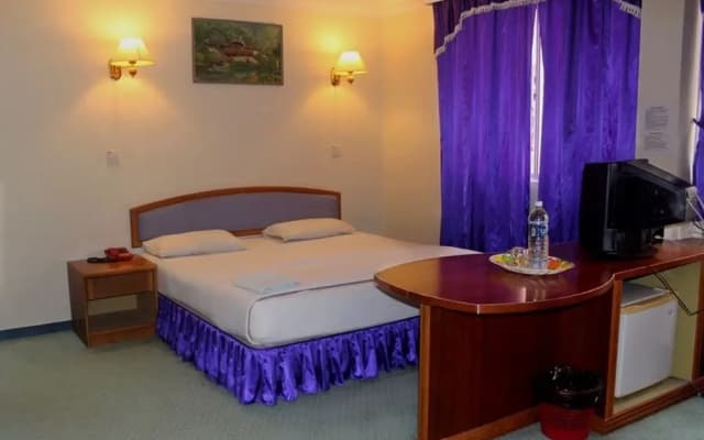 Golden Palms Hotel - photo 3