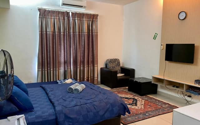 Private Studio Viana Court Service Apartment 2 with private parking - photo 5