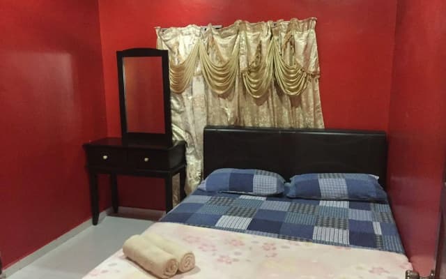 Zulina Homestay - photo 2
