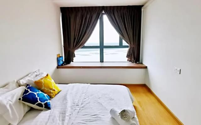 Superb Seaview Royal Strand Danga Bay Country Garden - photo 3