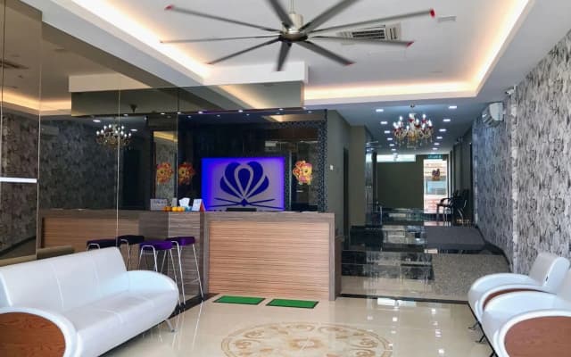 Elmark Hotel Kuantan - photo 2