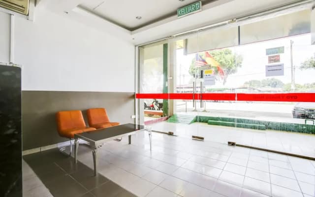 T Family Hotel by OYO Rooms - photo 3