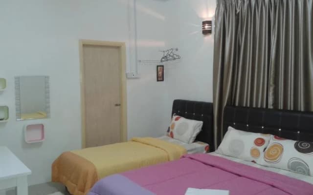 Zenith Guest House @ Palm Court - photo 3