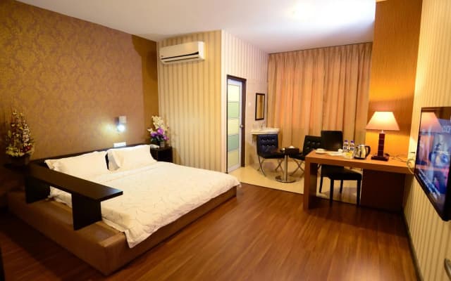 Hotel Tebrau CT - photo 3