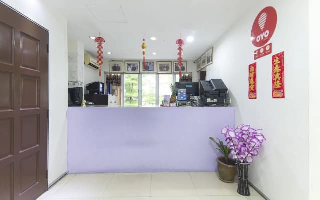 OYO 280 Hotel Dragon Inn - photo 2