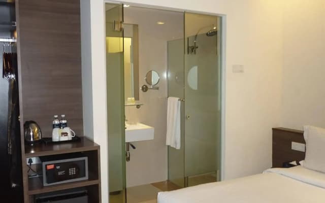 Frenz Hotel Kuala Lumpur - photo 4
