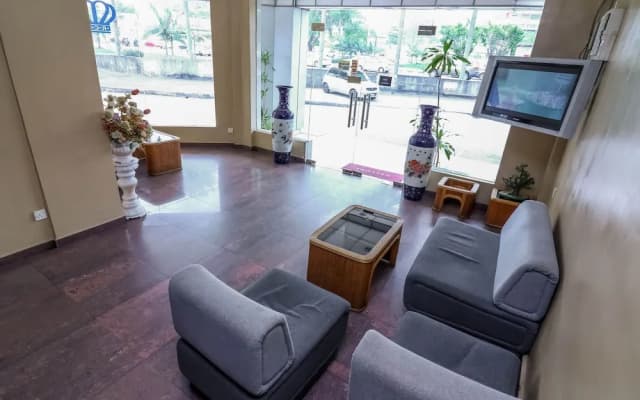 Super Oyo 447 Comfort Hotel Meru - photo 2