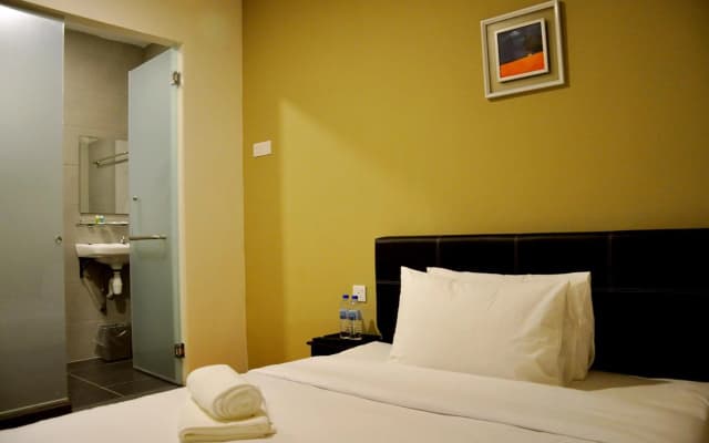 Gem Hotel Nusajaya - photo 3