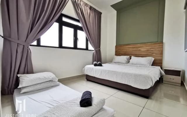 Meridin Medini Apartments - photo 4