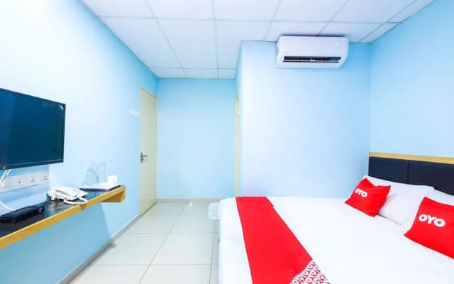 Hotel 22 Northport by OYO Rooms - photo 2