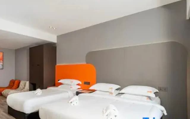 Paly Pie Hotel - photo 2