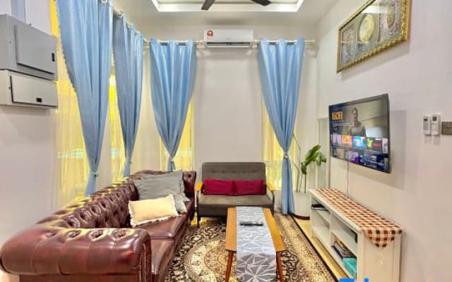 Tepak Nusuk Private Pool Homestay 5 Bedrooms 4 Bathrooms - photo 5