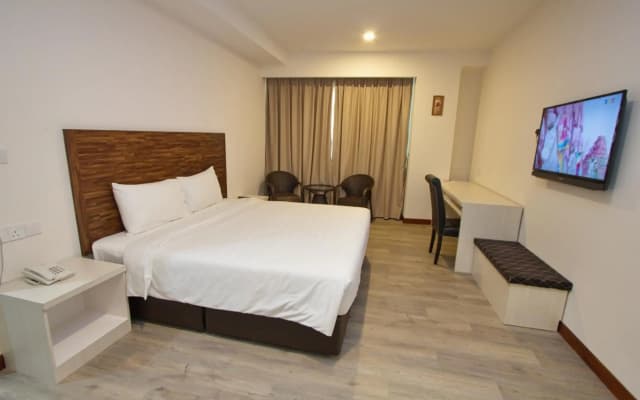 Molek Garden Hotel - photo 3