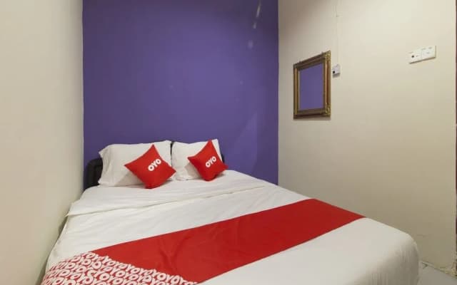 Spot On 89861 Man Hotel - photo 2