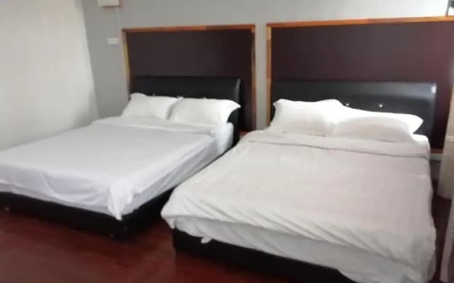 Family Room in Kuching, With Ac and Wifi - photo 4