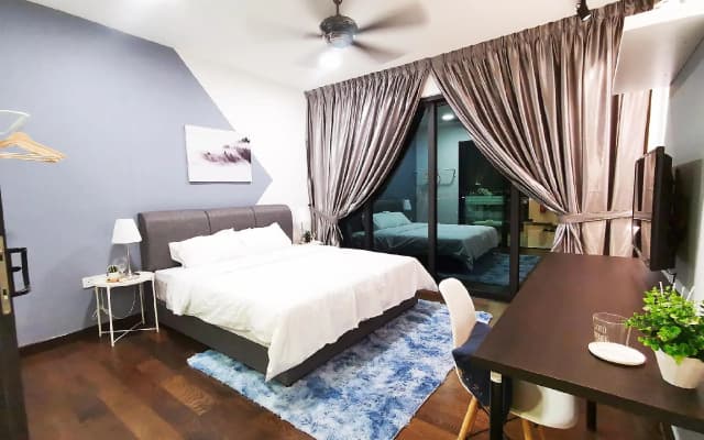 Almas Deluxe Suites (WIFI-#3) @ UHA Home - photo 2