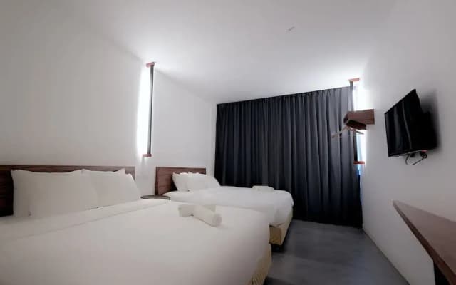 T Hotel Jalan Sultanah - photo 5