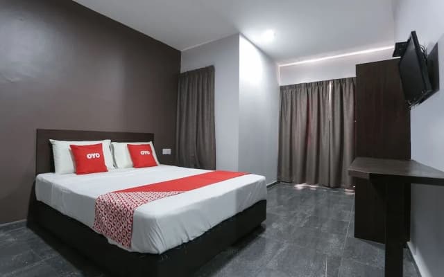 OYO 90157 One World Hotel - photo 4