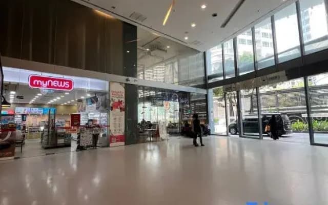 Mercu summer suites klcc luxury couple 1 bed room apartment with wifi netflix by Top R - photo 3