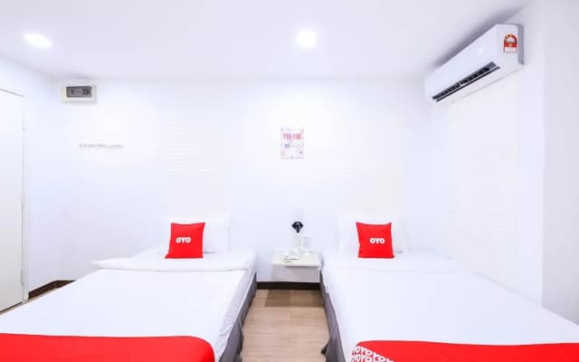 OYO 43963 T-Signature Hotel - photo 3
