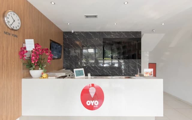 OYO 145 Sovotel Hotel Uptown 36 - photo 2