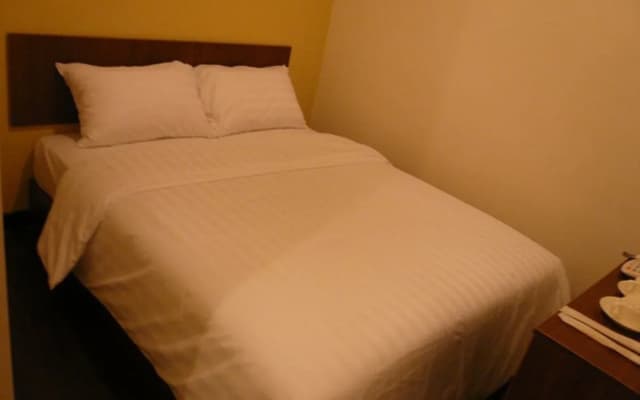 101 Lake View Hotel Puchong - photo 5