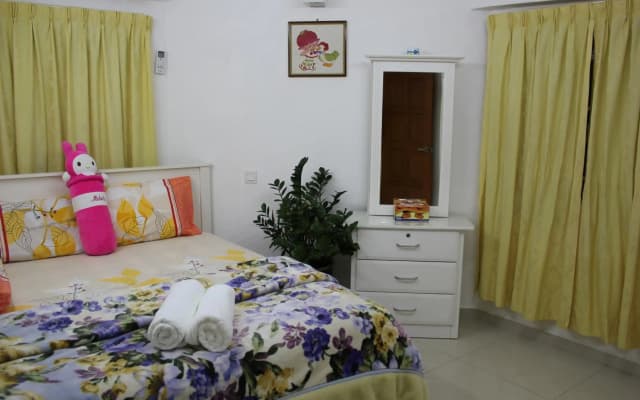 Macallum Budget Muslim Homestay - photo 3