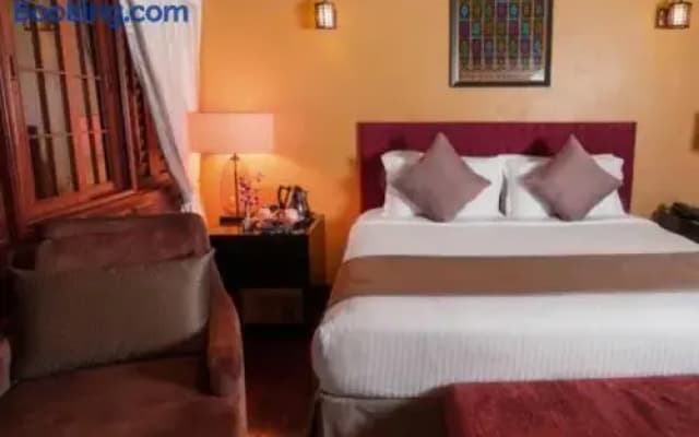 Shah's Beach Resort - photo 4