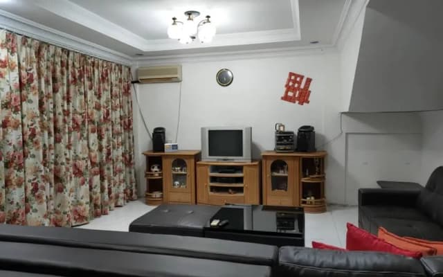 OYO 90310 E Homestay Permai Timur - photo 2