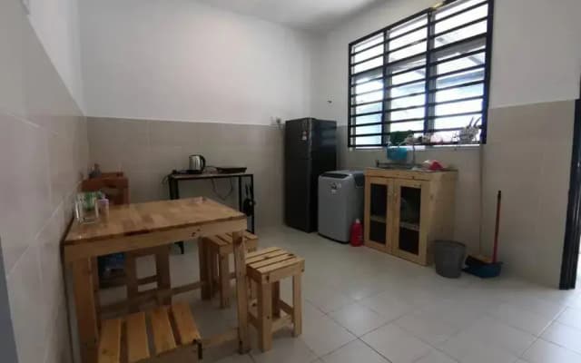MODERN , SPACIOUS GAMBANG UMP 18 Guest House - photo 2
