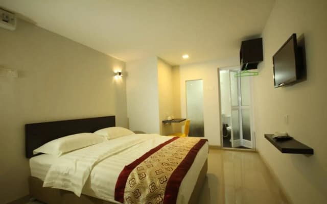 Starway Hotel - photo 2