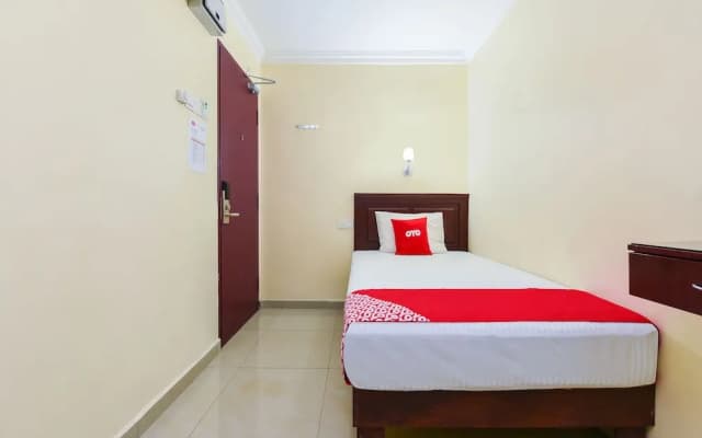 OYO 90562 J Hotel PJ - photo 4
