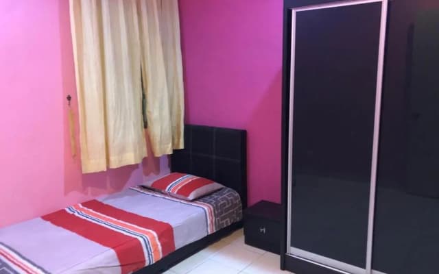 Rosalinda Homestay at Senawang - photo 4