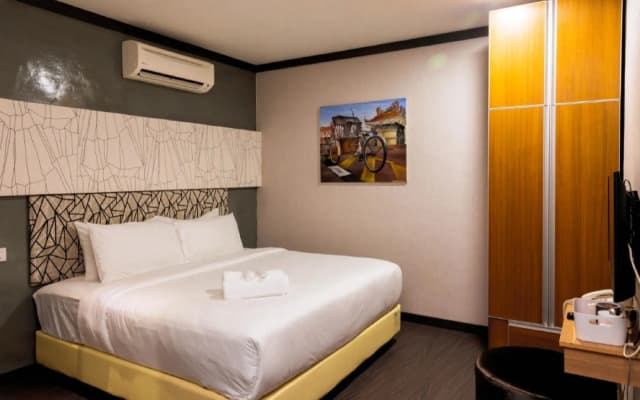 Vivids Hotel - photo 4