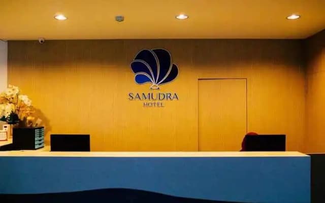 Samudra Court Hotel - photo 2