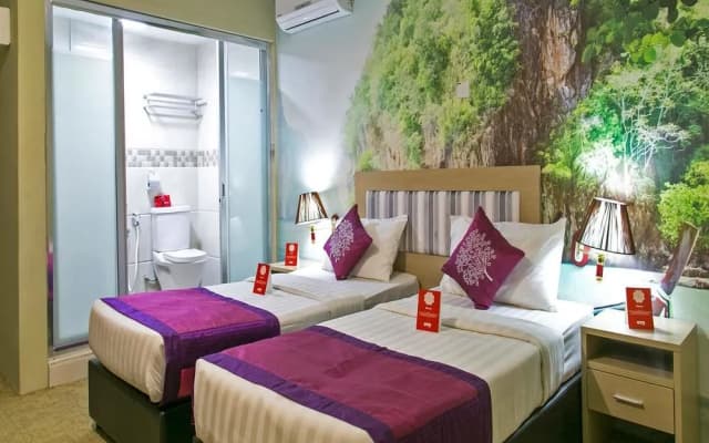 OYO 281 OM Hotel - photo 2