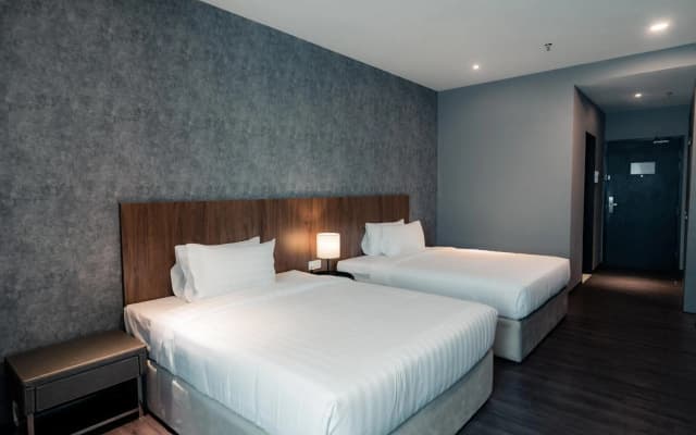 Avenue Garden Hotel - photo 5