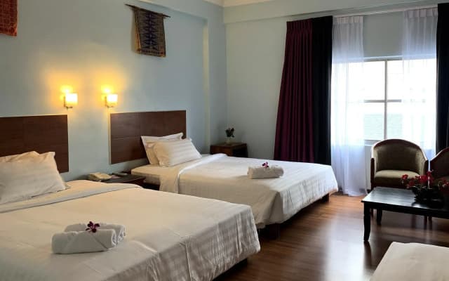 Hotel Maluri - photo 2