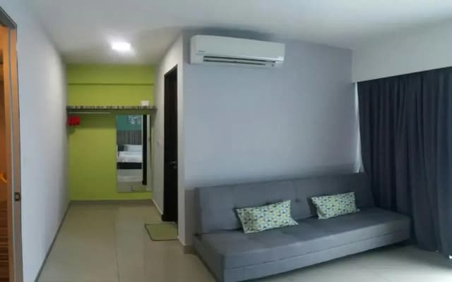 Machome GuestHome at Trefoil Setia City - photo 5