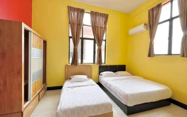 VACATION HOME PENTHOUSE MARINA COURT CONDO RESORT KOTA KINABALU 5 bedrooms 15 pax - photo 5