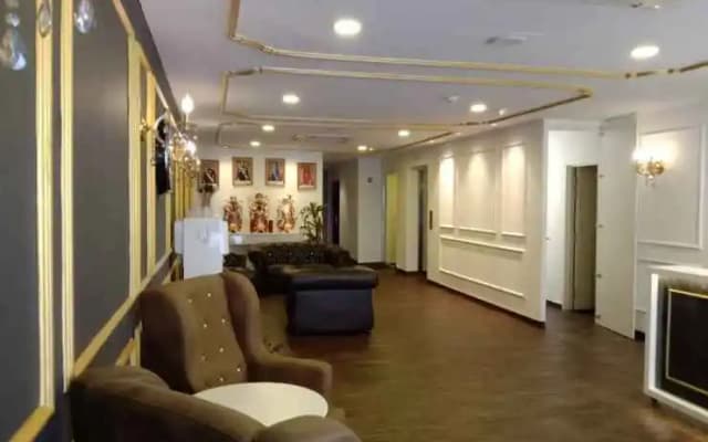 OYO 90403 North City Hotel - photo 4
