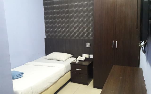 OYO 216 La Viva Hotel - photo 3