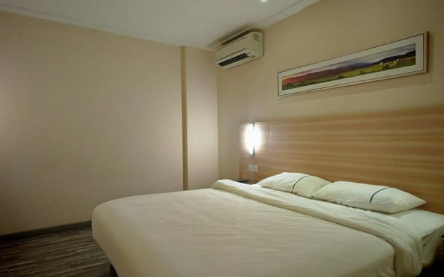 City Comfort Hotel - photo 3