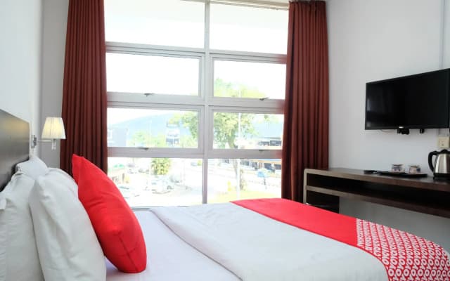OYO 619 Grand City Hotel 2 - photo 3
