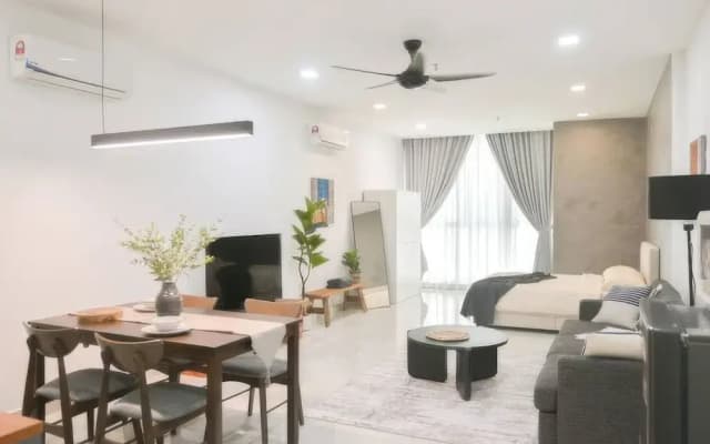 Luxstay Atria Sofo Suites Apartments - photo 3