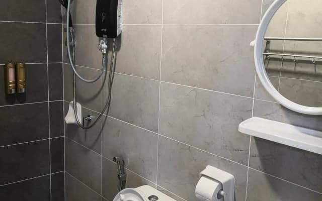 Mcz homestay at ipoh tower WiFi 7-8pax - photo 5