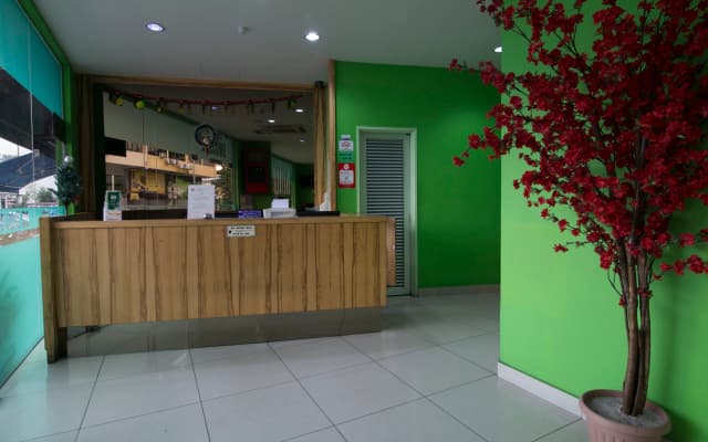 OYO 496 Hotel De Eco Inn - photo 2
