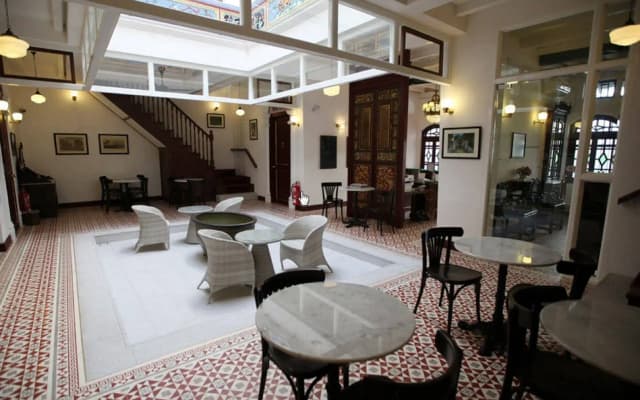 Nam Keng Hotel - photo 2